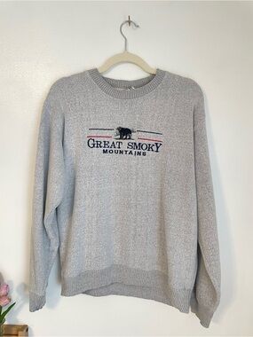Smoky Mountains gray crewneck with embroidered details size medium